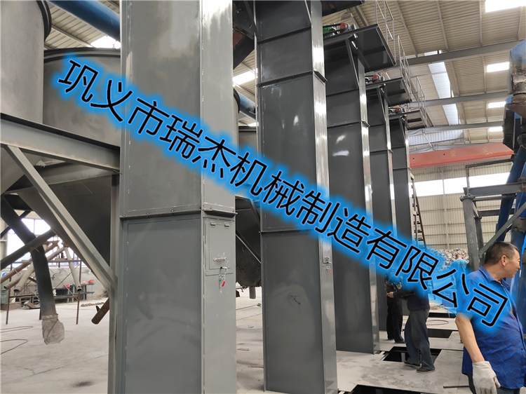 斗式提升機(jī)使用現(xiàn)場